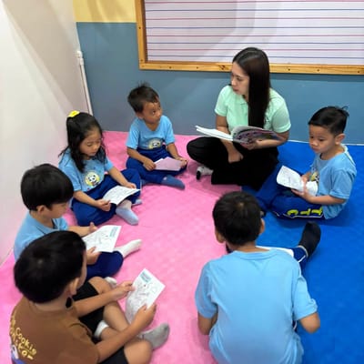 Story circle with the teacher